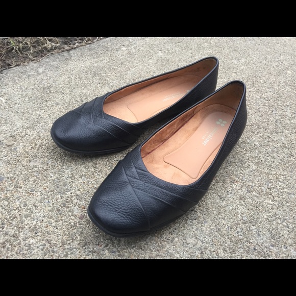 naturalizer black leather flats